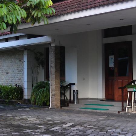 Hotel Graha Kinasih Kotabaru Джок'якарта Екстер'єр фото